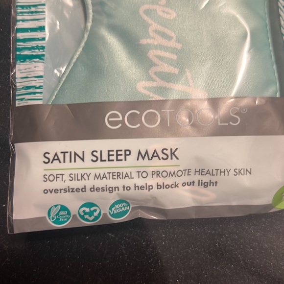 ⭐️🌴New Sleep Mask - Picture 2 of 3